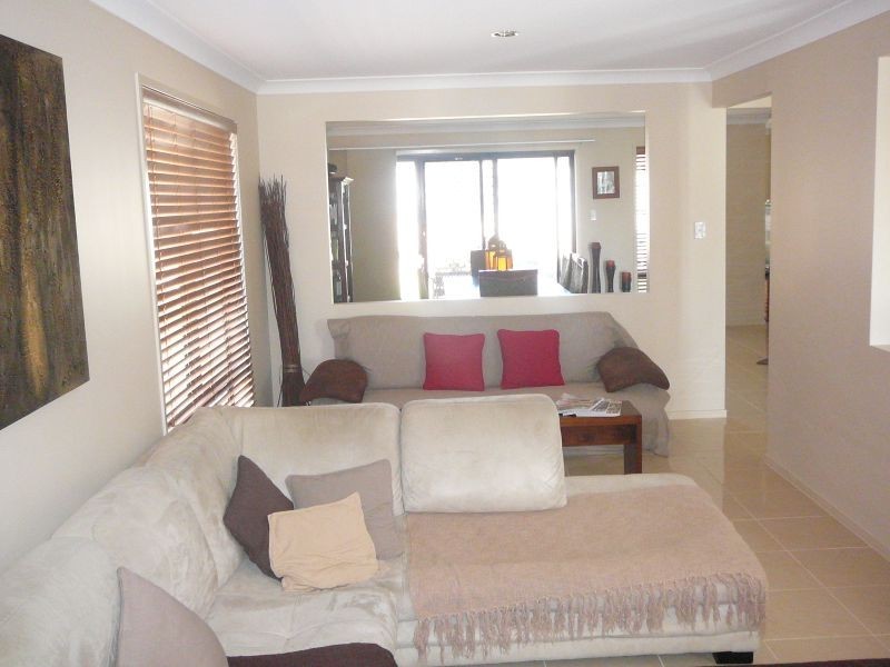 8 Vernon Pl, Edens Landing QLD 4207