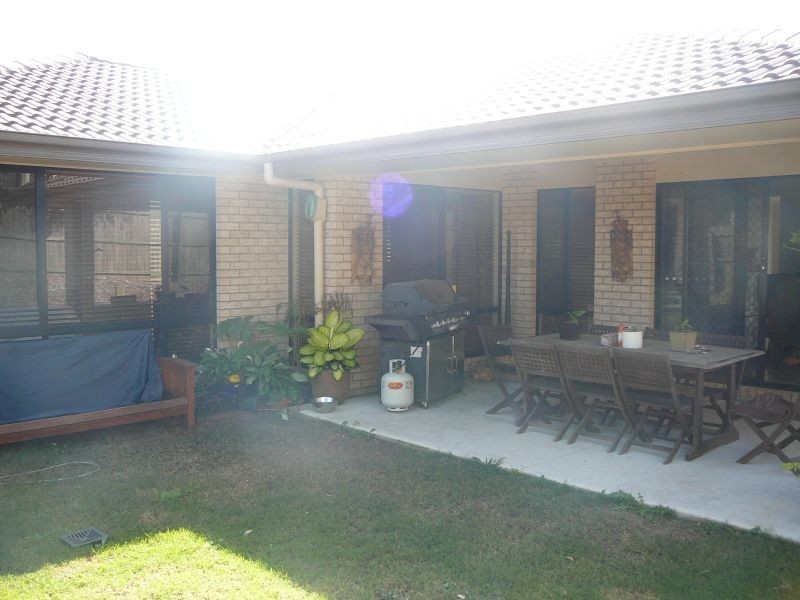 8 Vernon Pl, Edens Landing QLD 4207