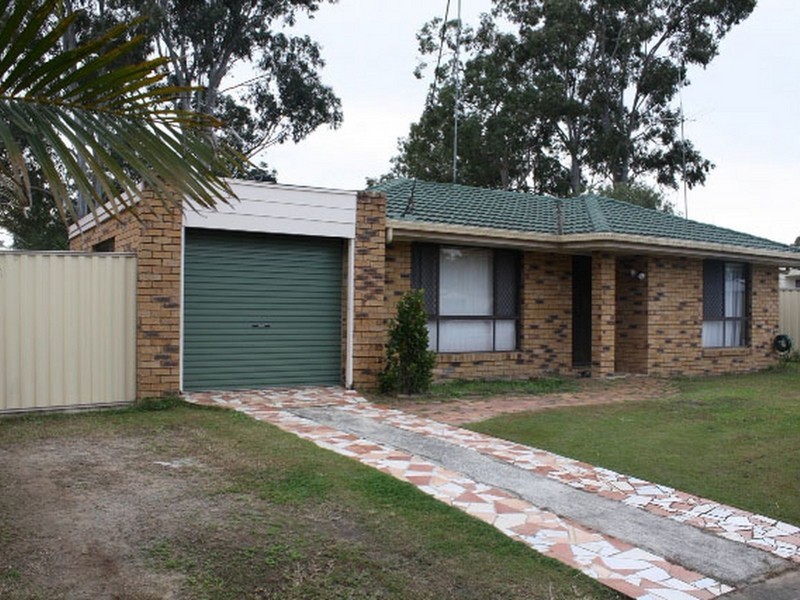 8 Balmoral St, Eagleby QLD 4207