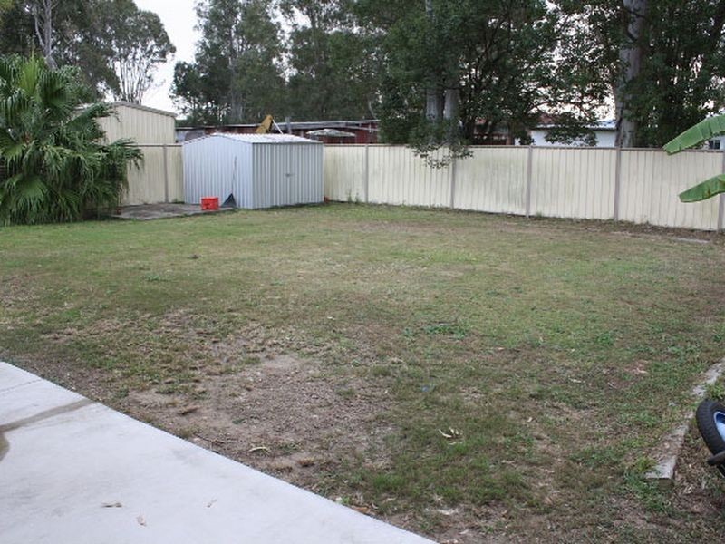 8 Balmoral St, Eagleby QLD 4207