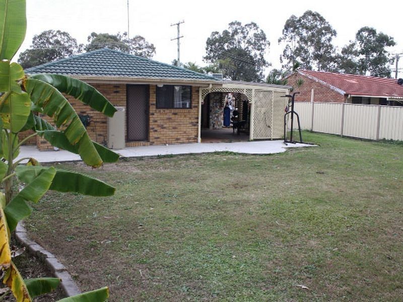 8 Balmoral St, Eagleby QLD 4207