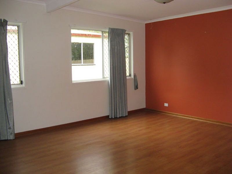 5 Bedford Cr, Eagleby QLD 4207