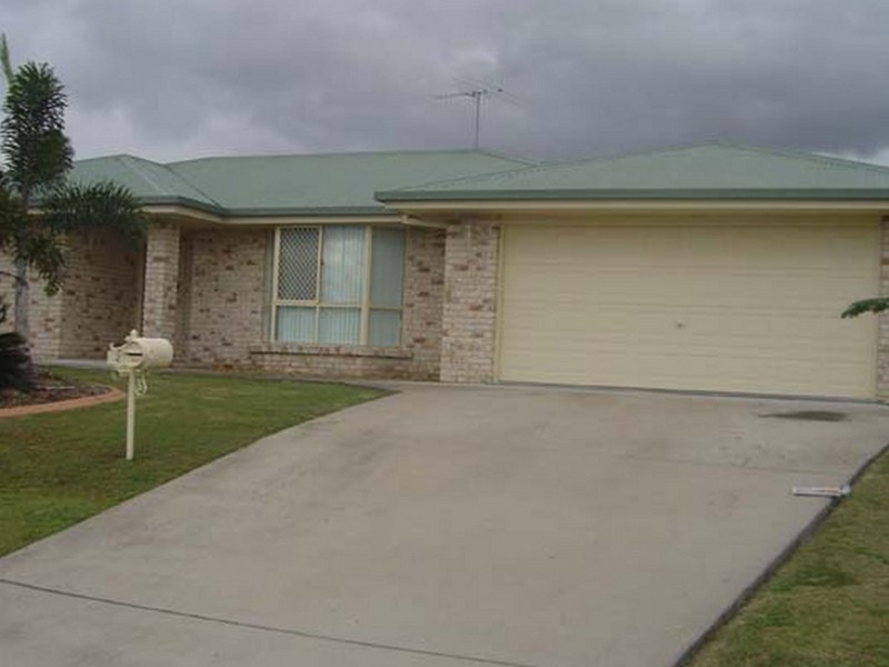 2 Rajang St, Tanah Merah QLD 4128