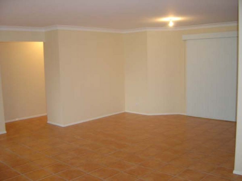 2 Rajang St, Tanah Merah QLD 4128