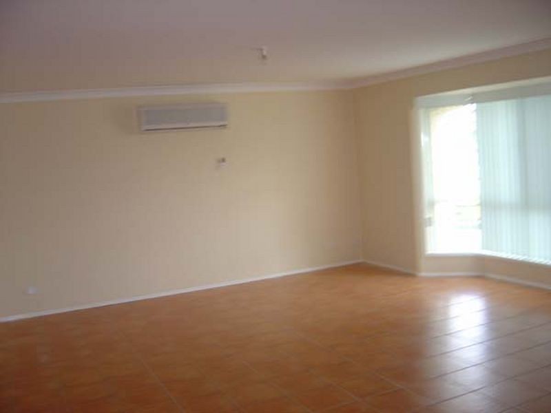 2 Rajang St, Tanah Merah QLD 4128