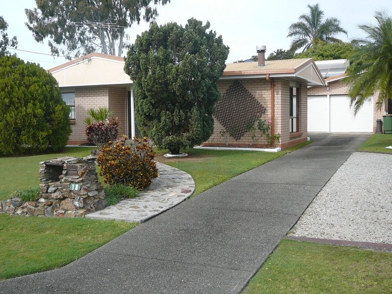 18 Grove Rd, Holmview QLD 4207