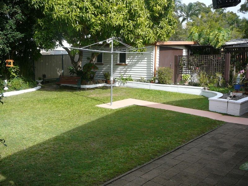 18 Grove Rd, Holmview QLD 4207