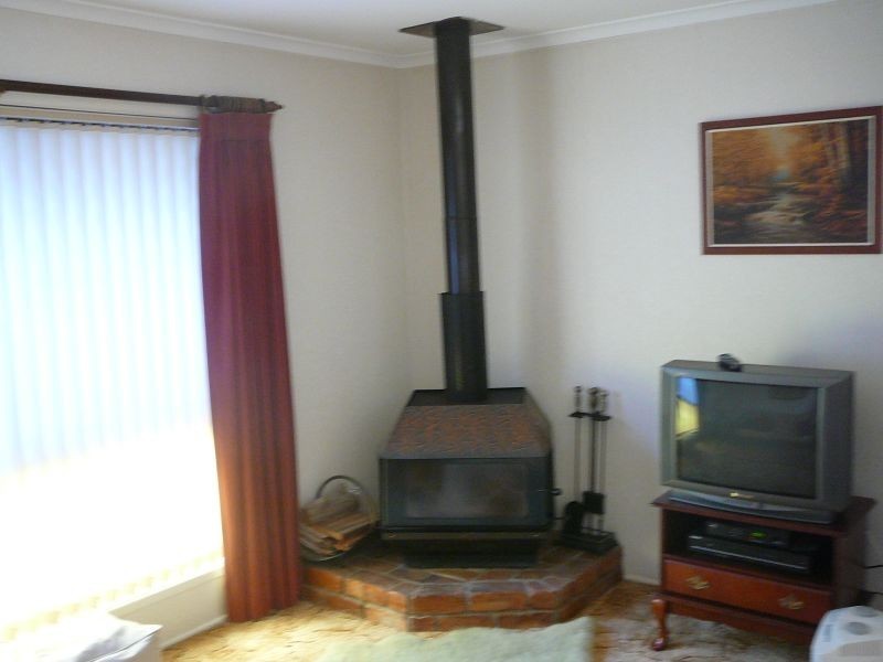 18 Grove Rd, Holmview QLD 4207