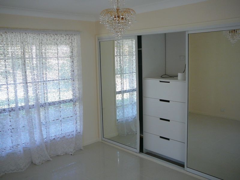 13 Castile Cr, Holmview QLD 4207