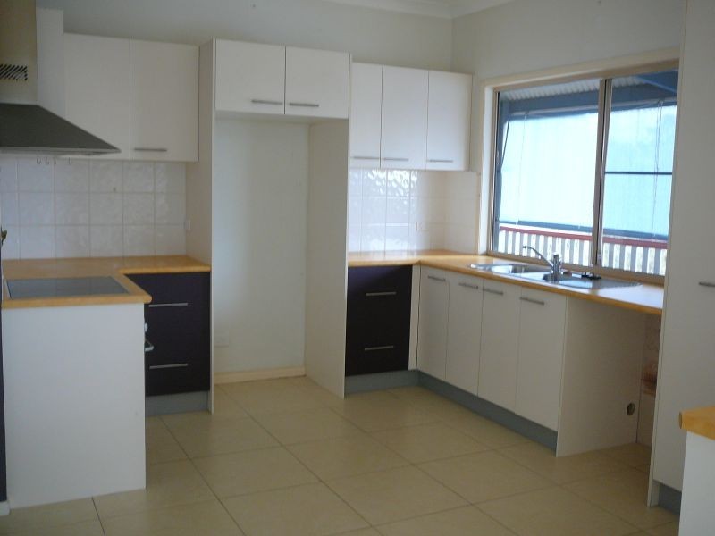 22 Valerie Close, Edens Landing QLD 4207