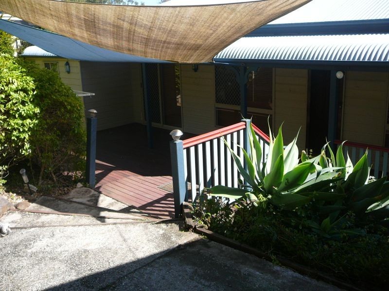 22 Valerie Close, Edens Landing QLD 4207