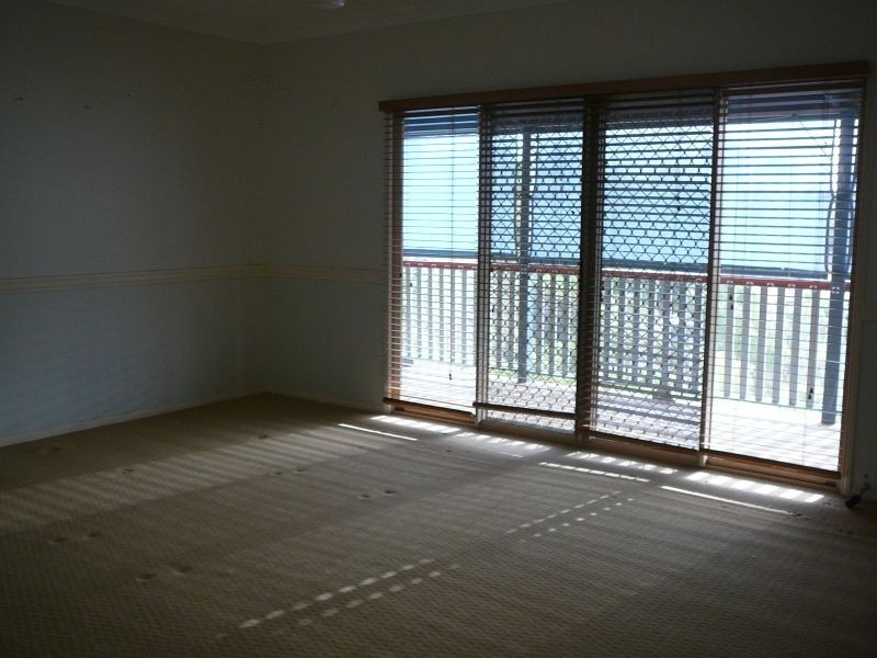 22 Valerie Close, Edens Landing QLD 4207