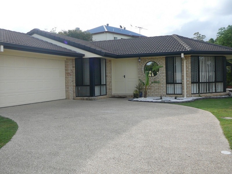 82 Overland Dr, Edens Landing QLD 4207