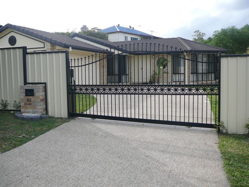 82 Overland Dr, Edens Landing QLD 4207