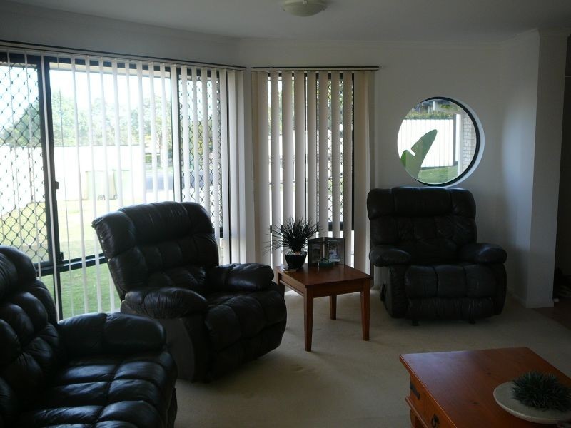 82 Overland Dr, Edens Landing QLD 4207