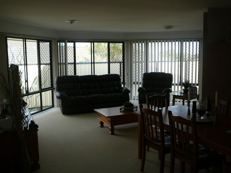 82 Overland Dr, Edens Landing QLD 4207