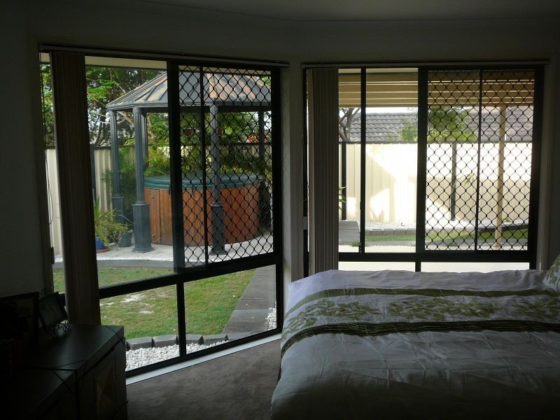 82 Overland Dr, Edens Landing QLD 4207