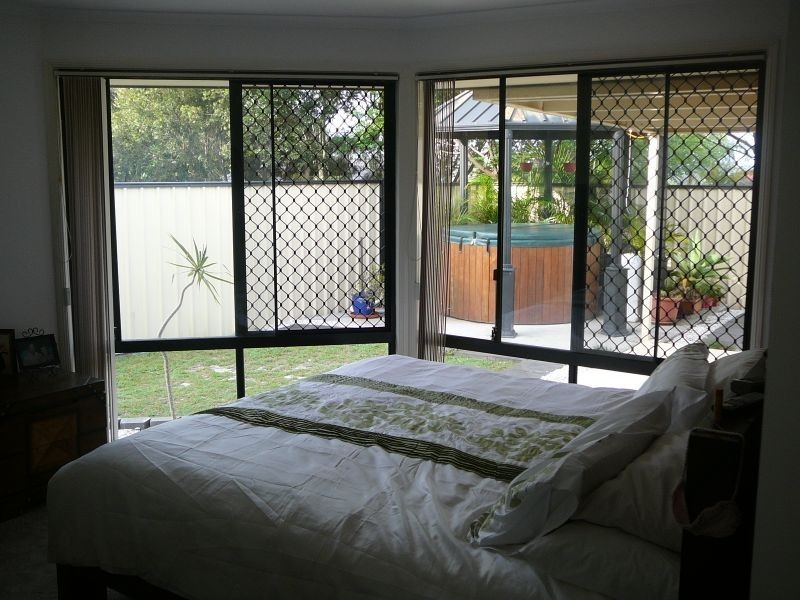 82 Overland Dr, Edens Landing QLD 4207