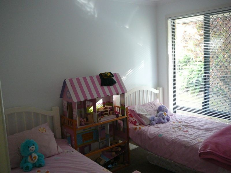 82 Overland Dr, Edens Landing QLD 4207