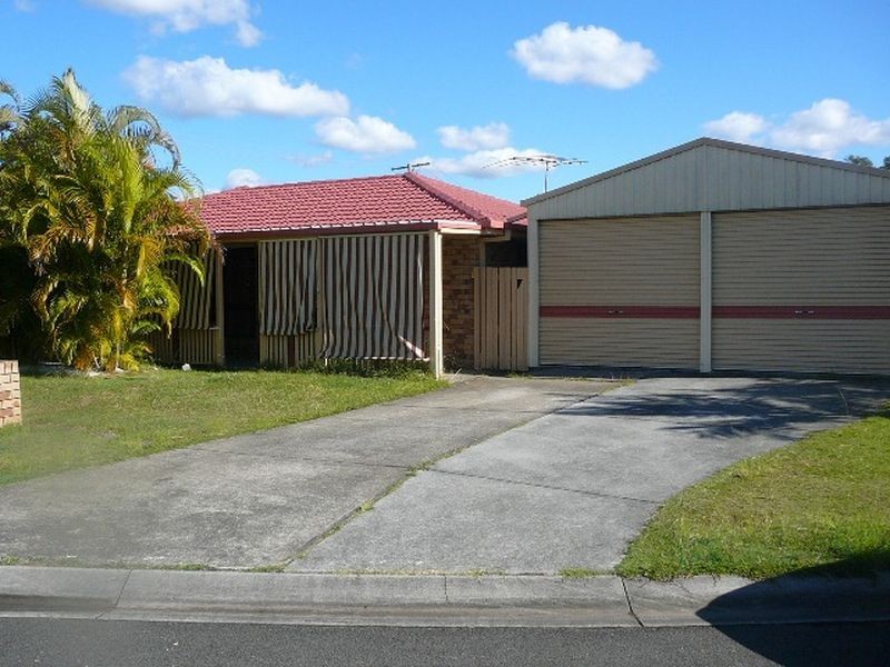 2 Iona Crt, Edens Landing QLD 4207
