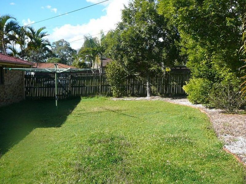 2 Iona Crt, Edens Landing QLD 4207