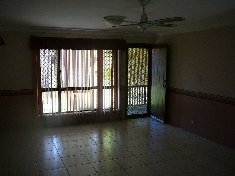 2 Iona Crt, Edens Landing QLD 4207