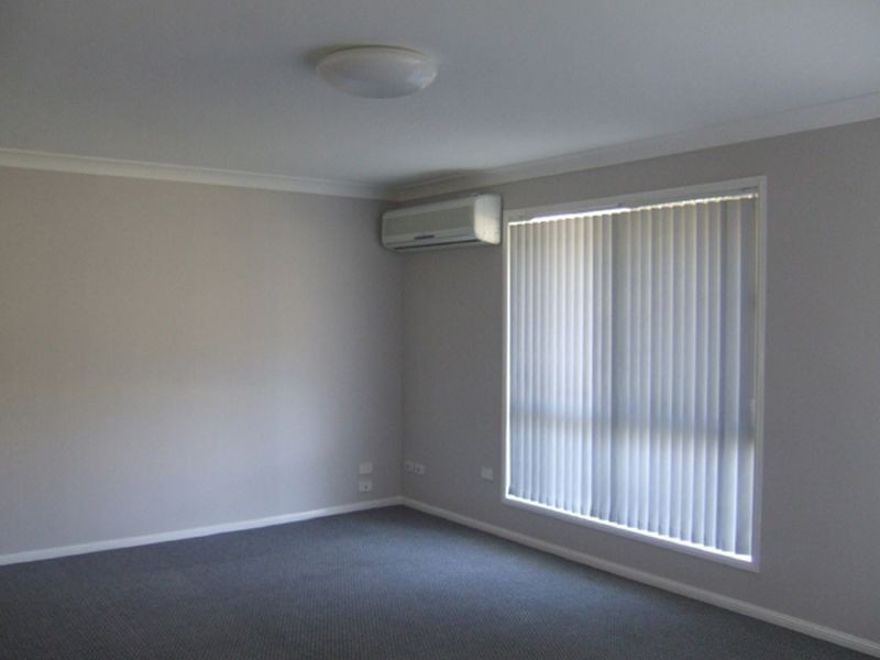 3 Rae Crt, Mount Warren Park QLD 4207