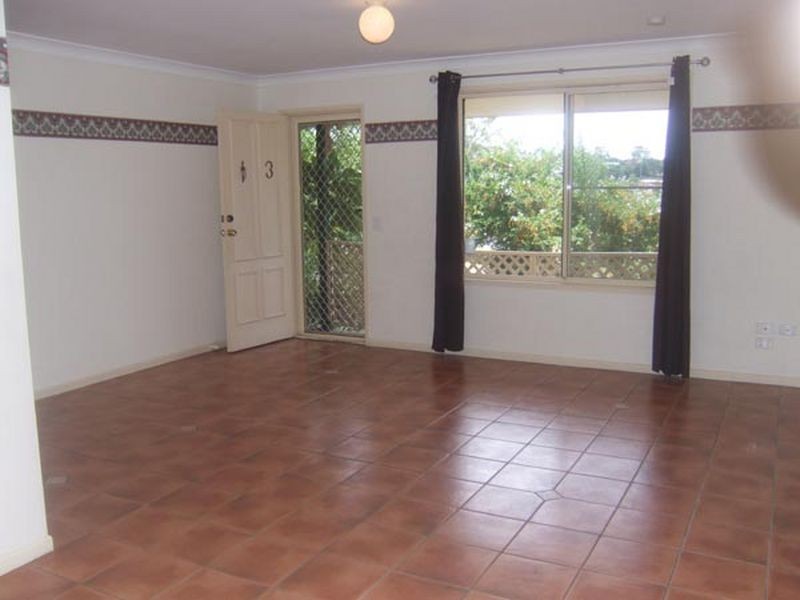 3 Tokai Court, Edens Landing QLD 4207