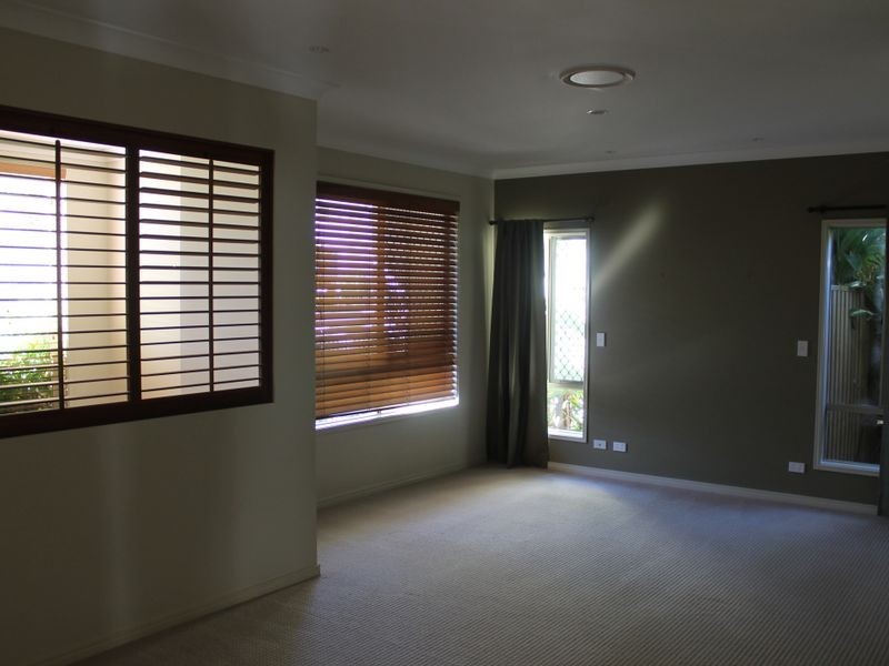 3 Mossman Parade, Waterford QLD 4133