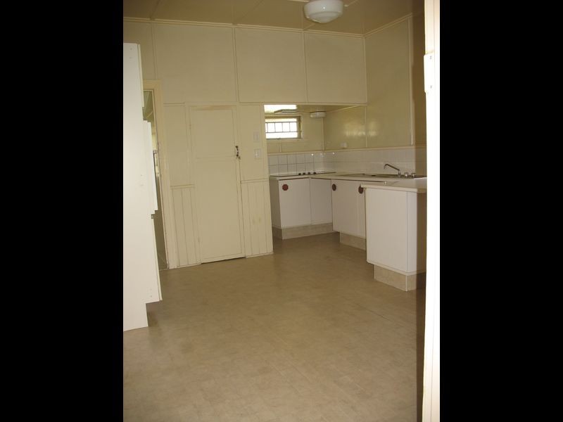 14 Charles Street, Beenleigh QLD 4207