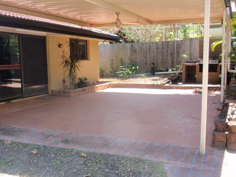 402 Springwood Rd, Springwood QLD 4127