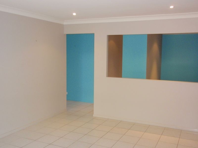 402 Springwood Rd, Springwood QLD 4127