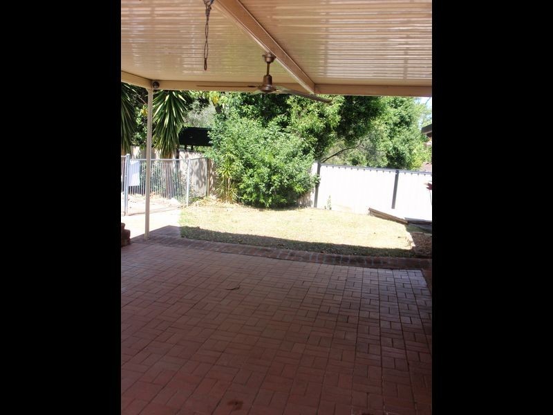 402 Springwood Rd, Springwood QLD 4127