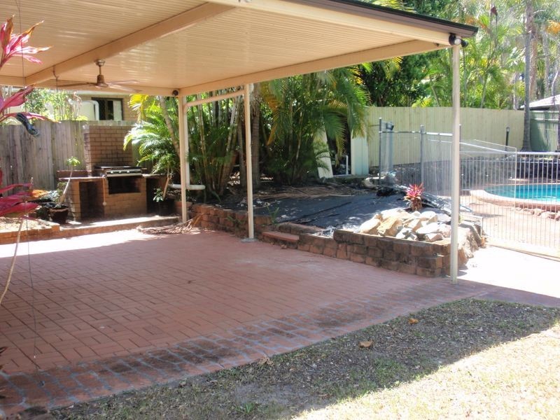 402 Springwood Rd, Springwood QLD 4127