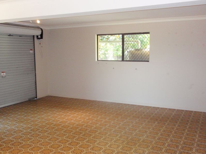 402 Springwood Rd, Springwood QLD 4127