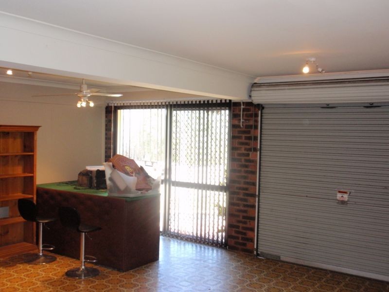 402 Springwood Rd, Springwood QLD 4127