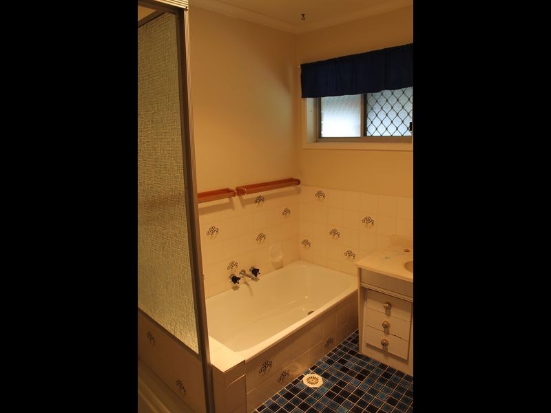 24 Montrose Avenue, Bethania QLD 4205