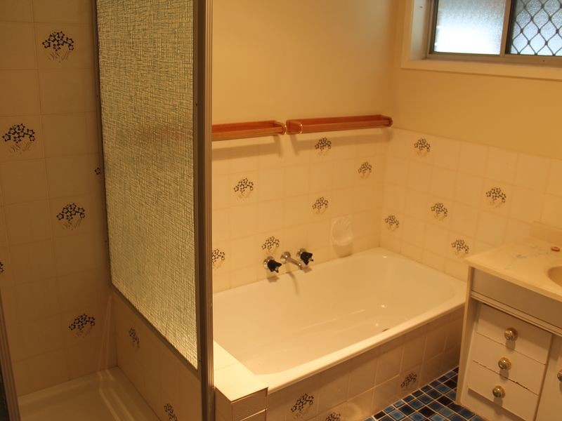 24 Montrose Avenue, Bethania QLD 4205