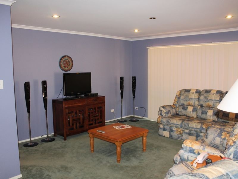 5 Forestglen Cr, Bahrs Scrub QLD 4207