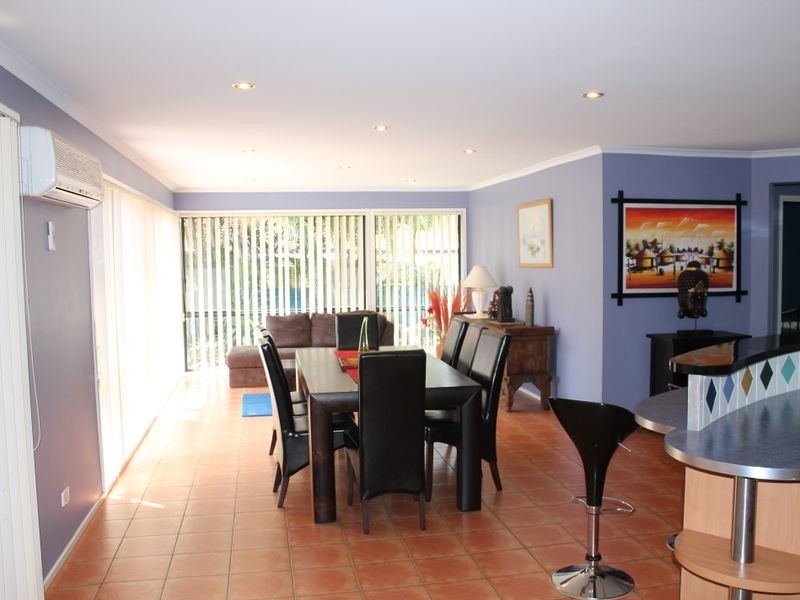 5 Forestglen Cr, Bahrs Scrub QLD 4207