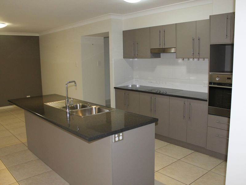 20 Skyline Circ, Bahrs Scrub QLD 4207