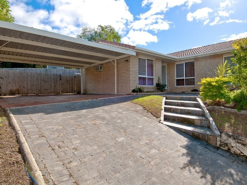 9 Leighton Drive, Edens Landing QLD 4207