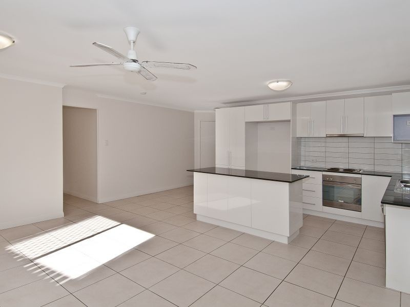 9 Leighton Drive, Edens Landing QLD 4207