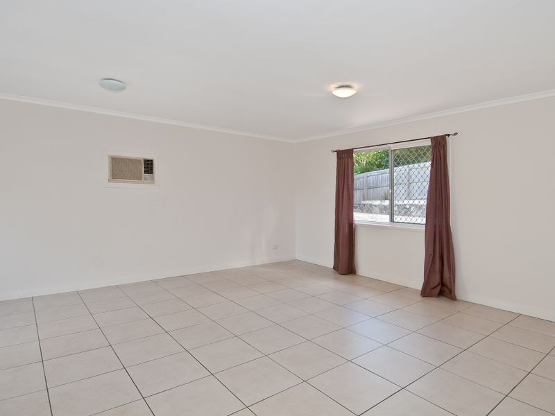 9 Leighton Drive, Edens Landing QLD 4207