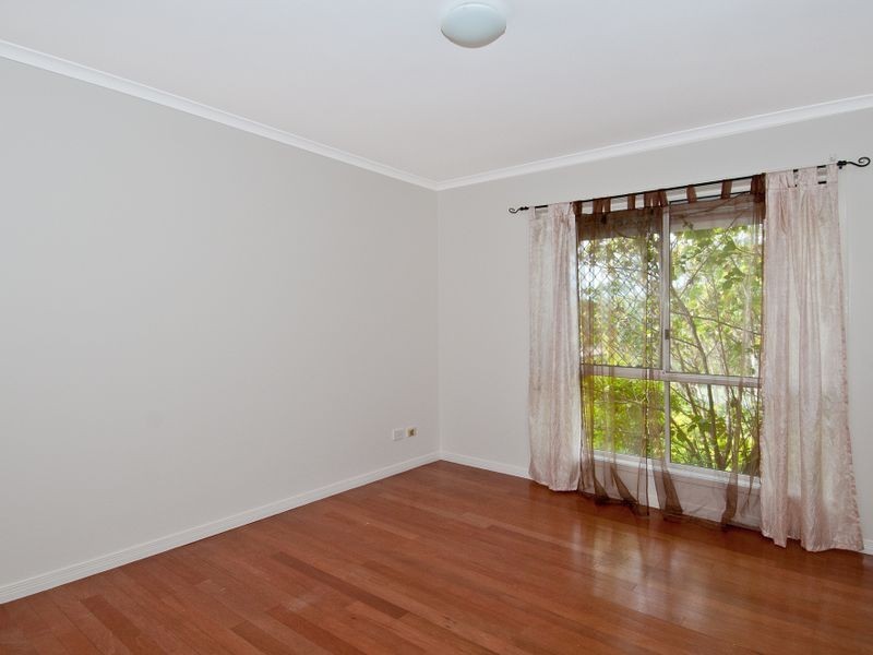 9 Leighton Drive, Edens Landing QLD 4207