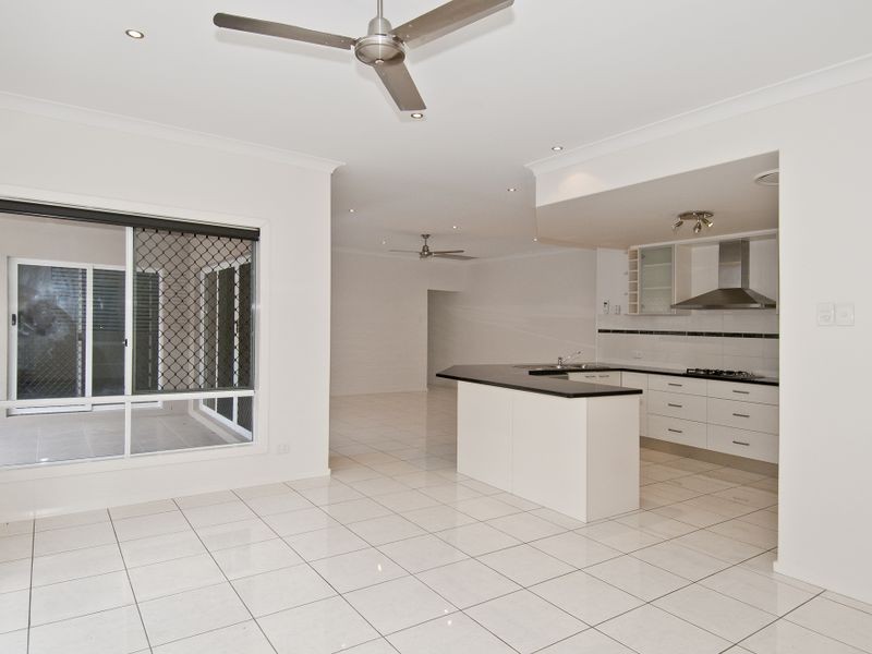 6 Sanctuary Parkway, Waterford QLD 4133