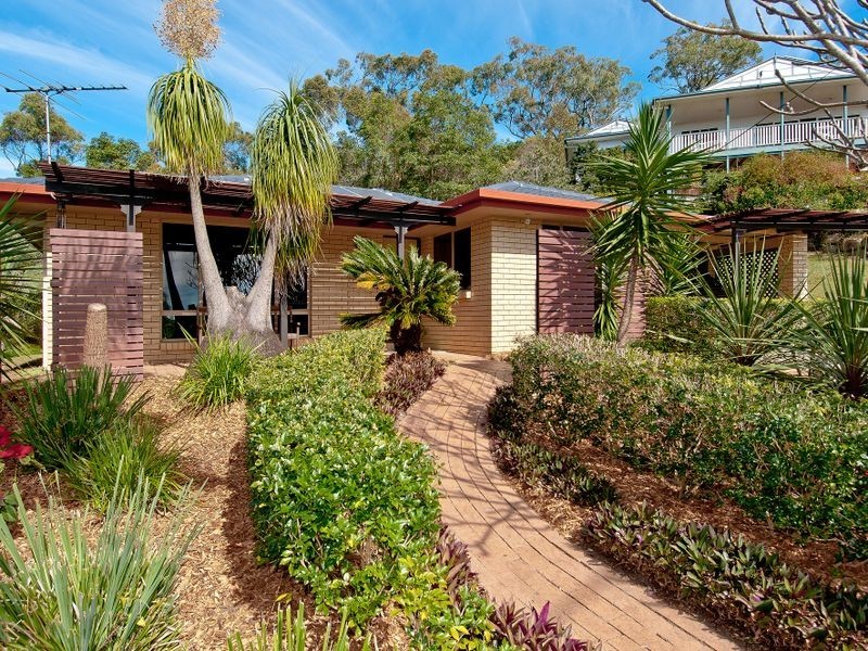 11 Leanne Crt, Mount Warren Park QLD 4207