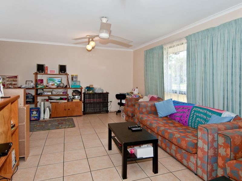 4 Meadow Cres, Beenleigh QLD 4207