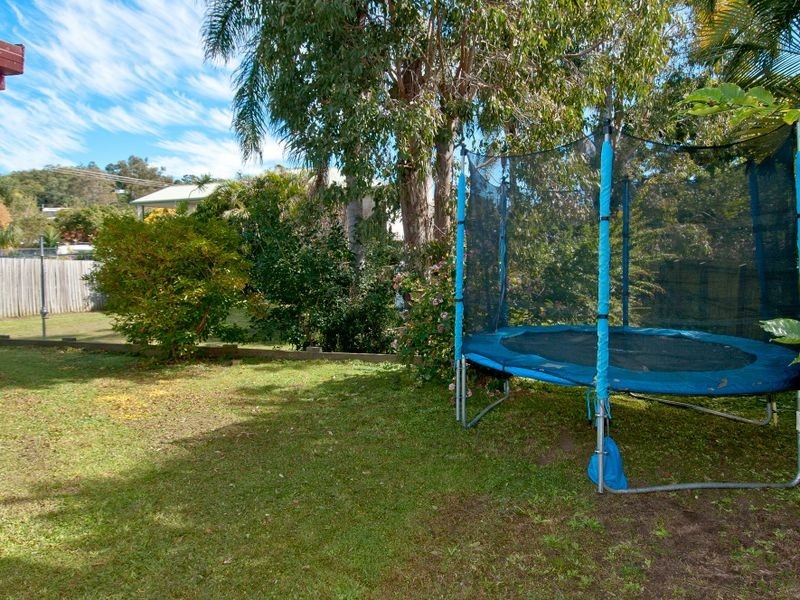 4 Meadow Cres, Beenleigh QLD 4207