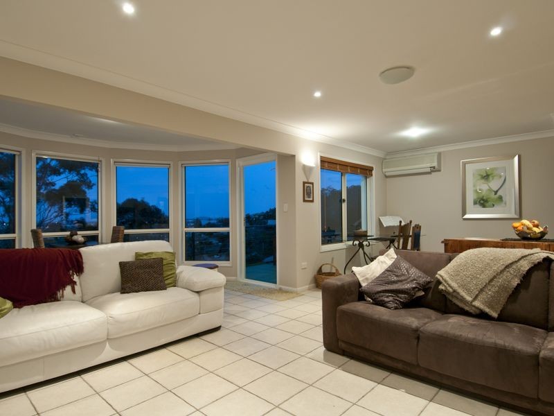 2/12 Jay court, Mount Warren Park QLD 4207